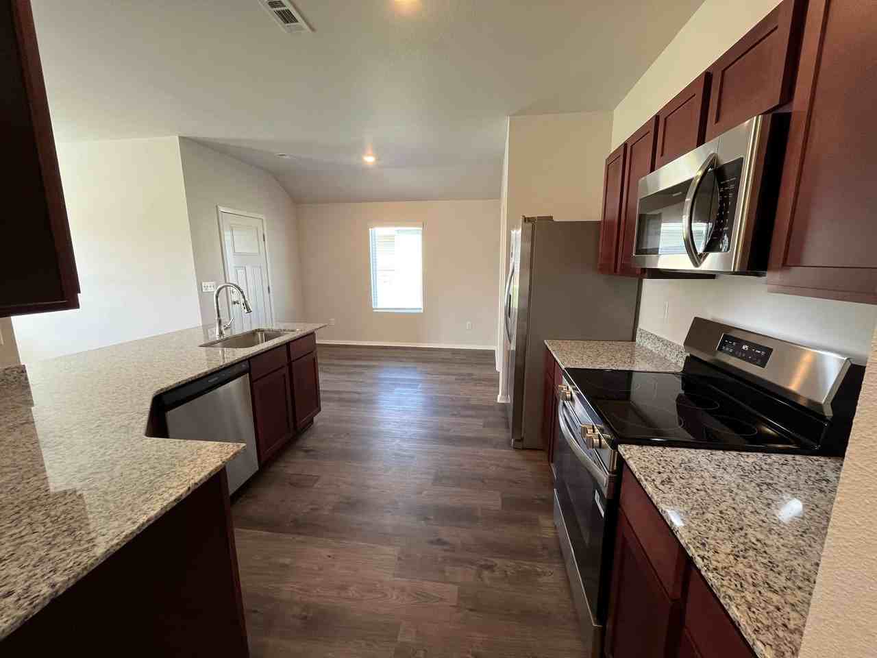 2821 Bass St - Photo 7 of 24