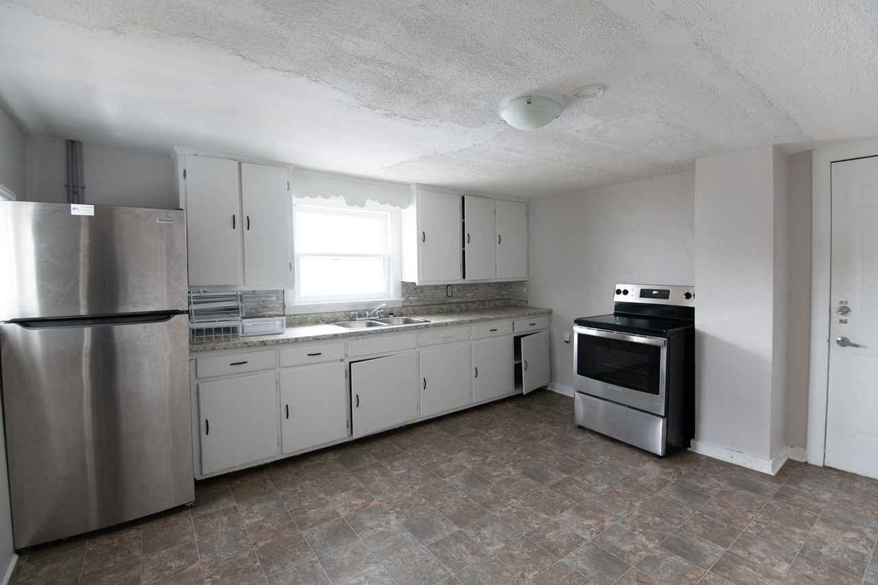 82 Taylor Ave - Photo 3 of 12