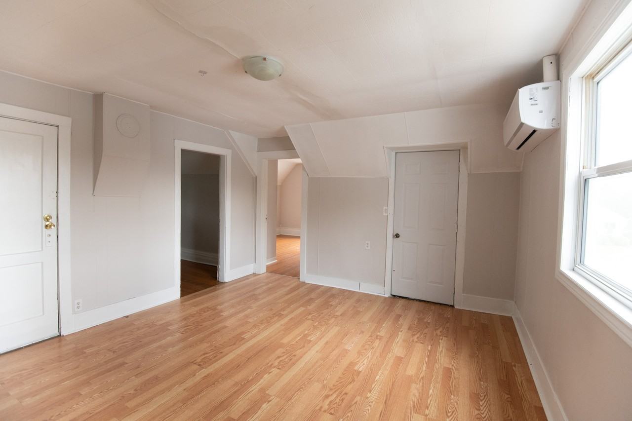 82 Taylor Ave - Photo 7 of 12