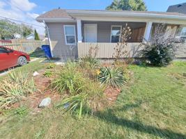 featured image of 17 Oak St #1