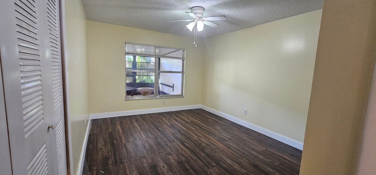 3120 E Tower Ct - Photo 3 of 3