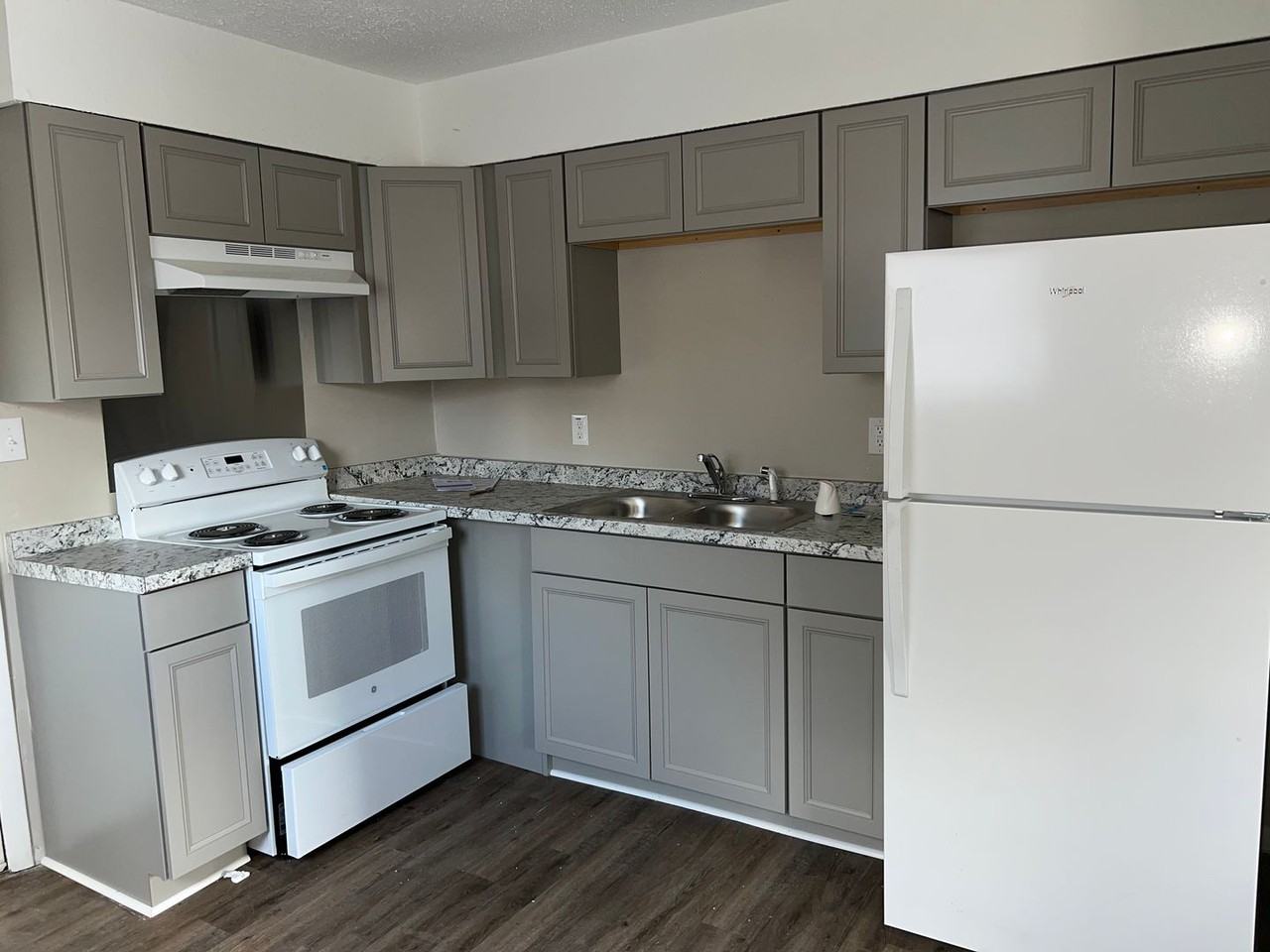 717 Navy St - Photo 2 of 7