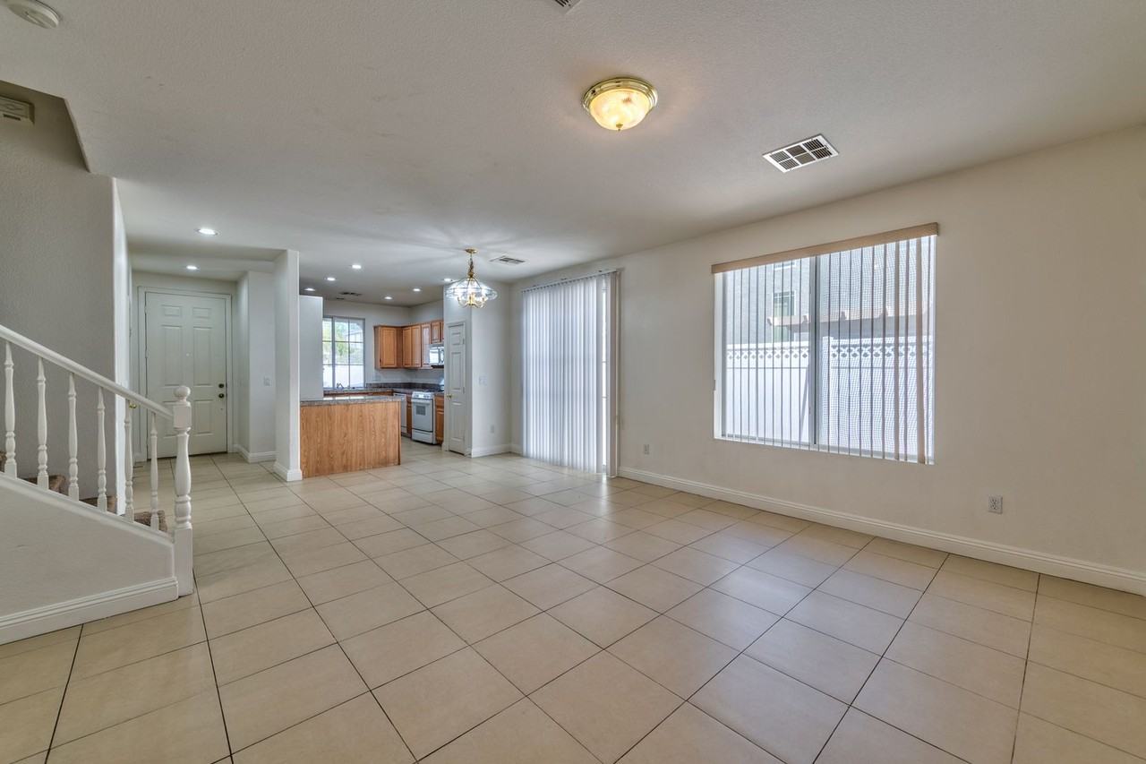 6265 Winston Falls Ave - Photo 3 of 19