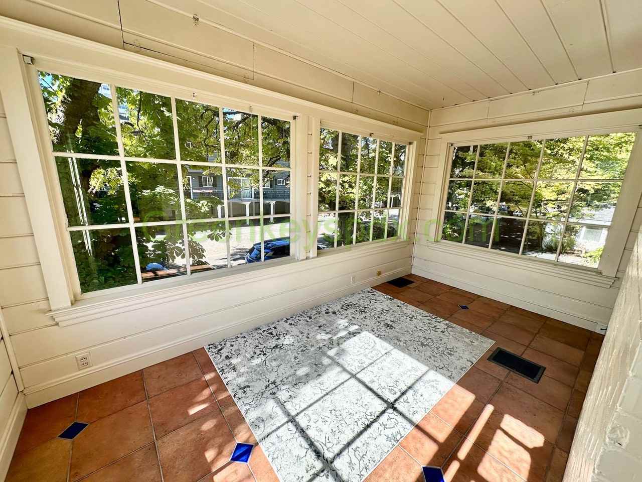 1907 Ne Multnomah St - Photo 3 of 43