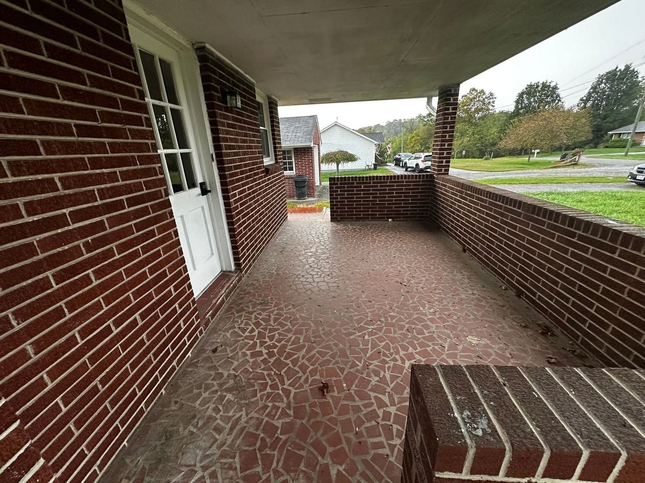 2101 W Main St - Photo 2 of 23