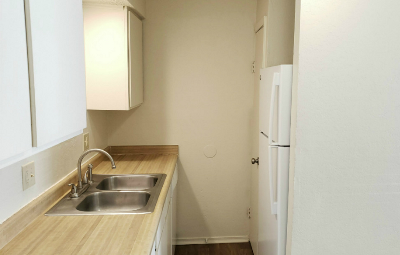 800 Chowning Ave - Photo 4 of 22