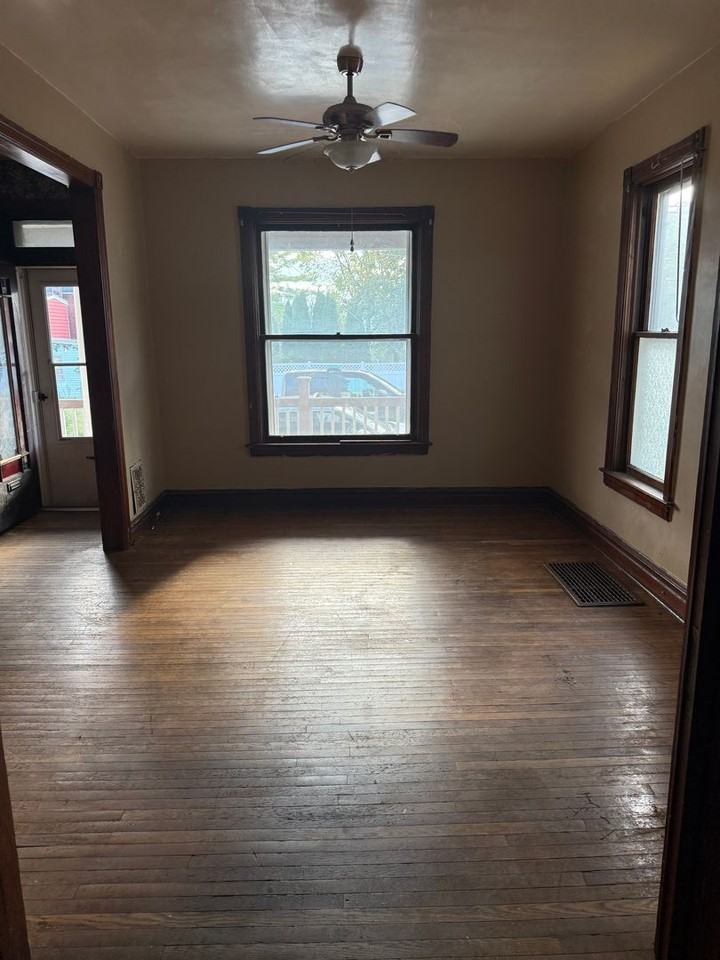 7 W North St - Photo 3 of 23