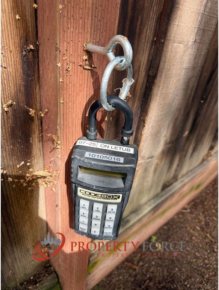 935 Old County Road - Photo 3 of 32