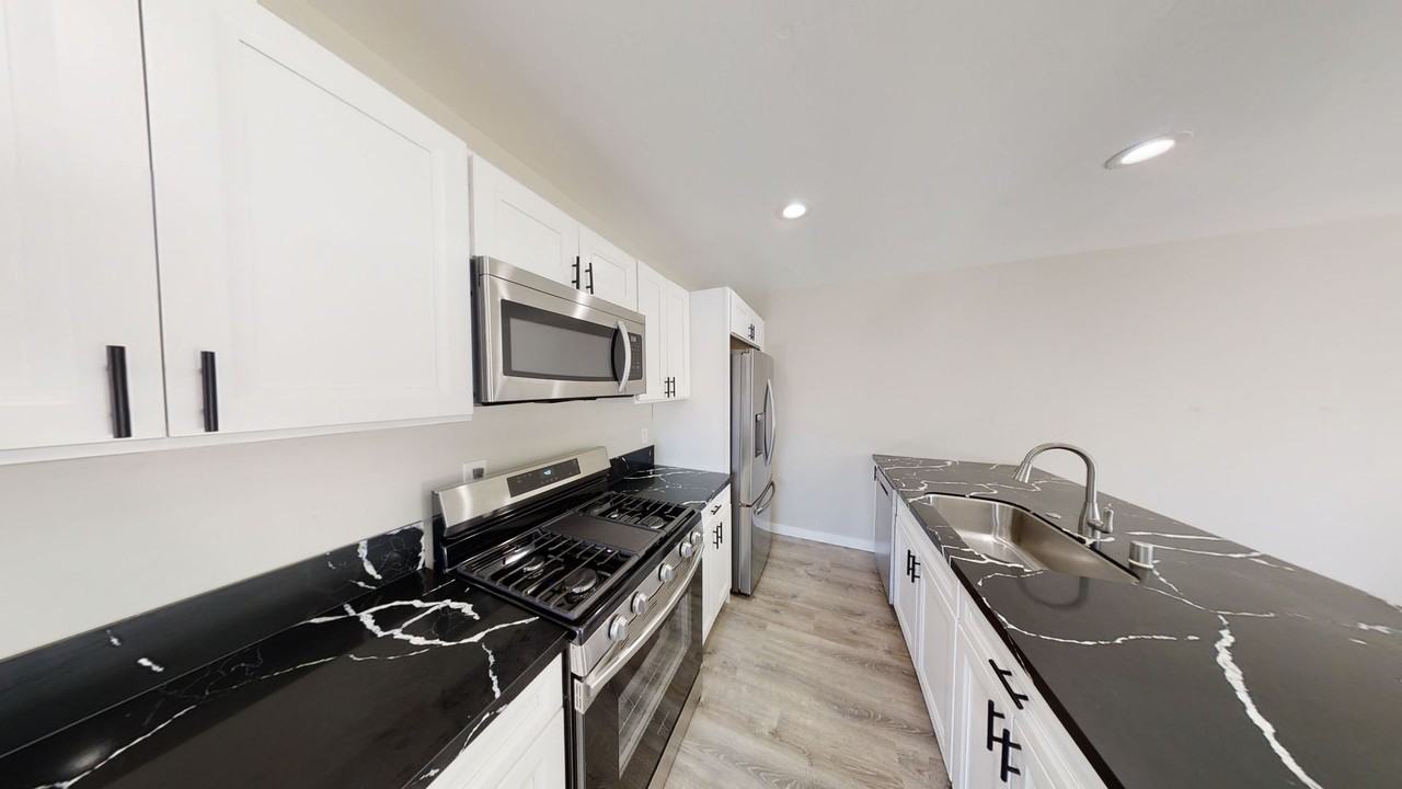5575 Mary Lane Dr - Photo 4 of 13