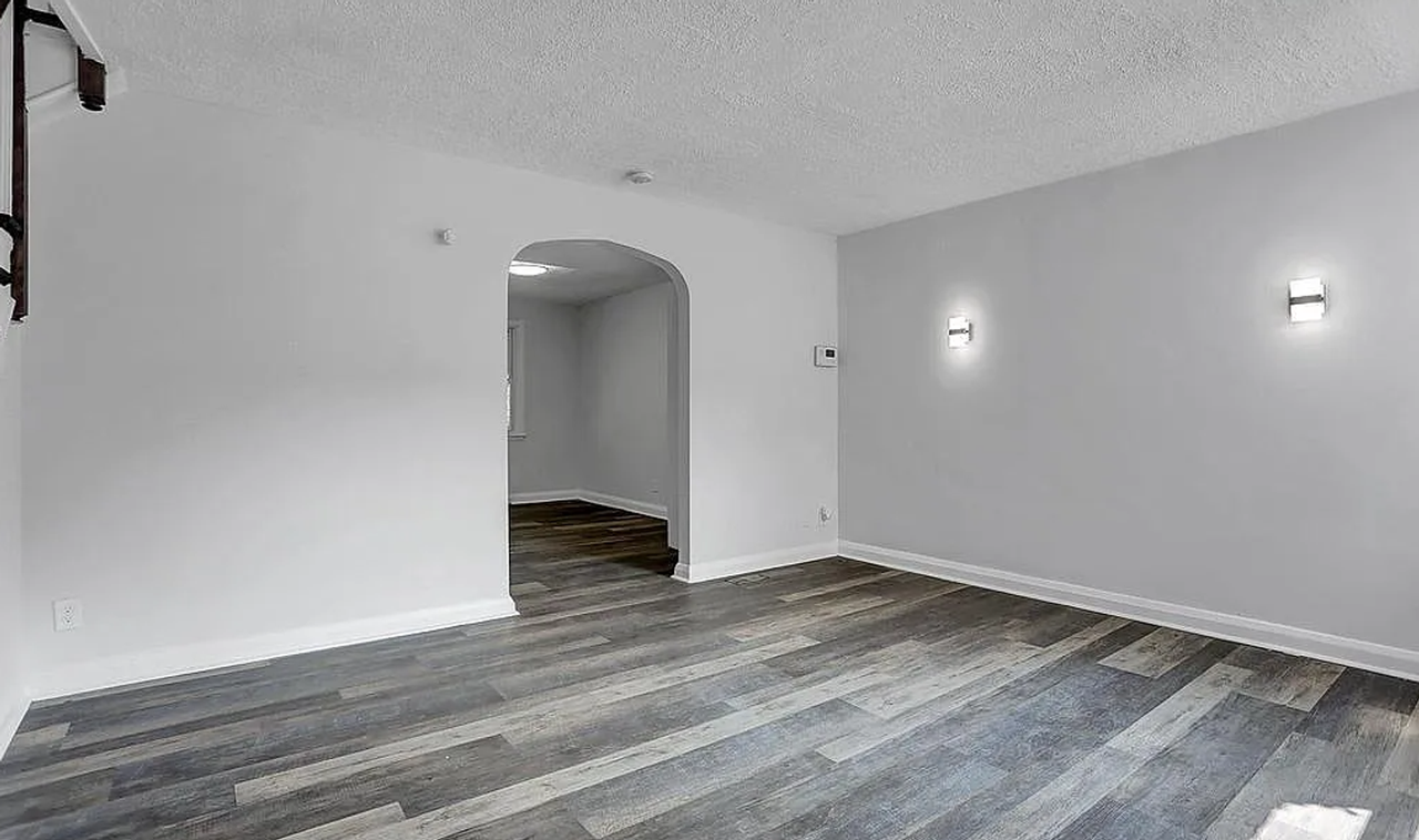 3228 Belmont Ave - Photo 3 of 18