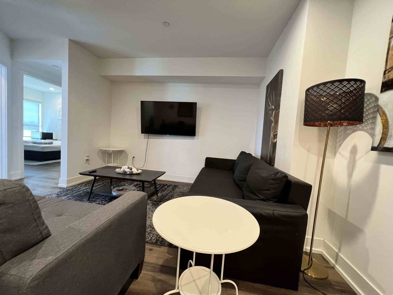 Ecco Hudson - Photo 2 of 10