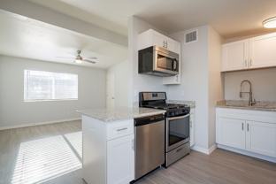 639-643 E. Lee St. ( 639, 641, 643 ) - Photo 1 of 1