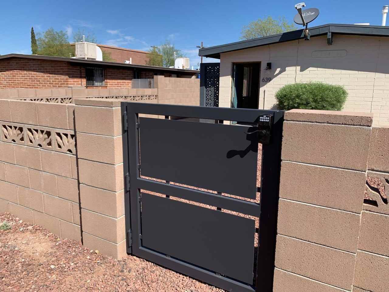 639-643 E. Lee St. ( 639, 641, 643 ) - Photo 4 of 33