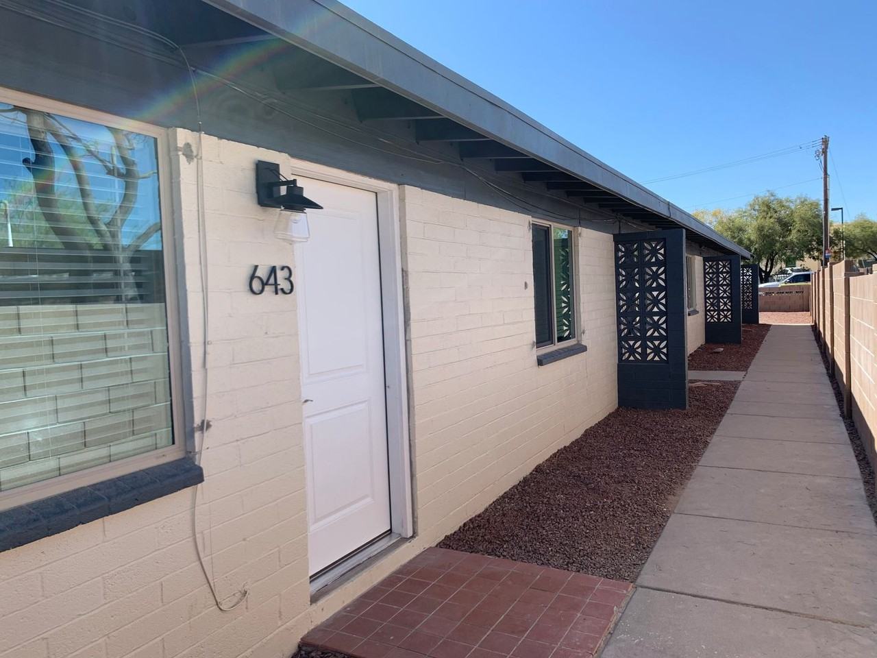 639-643 E. Lee St. ( 639, 641, 643 ) - Photo 7 of 33