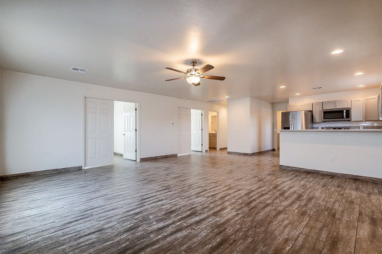 1349 E. 8th St. - Photo 4 of 42