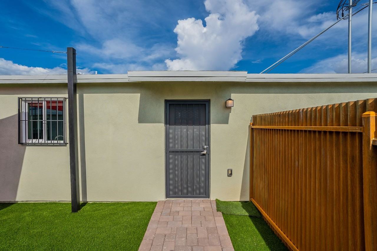 1716 E. 7th St. - Photo 2 of 31