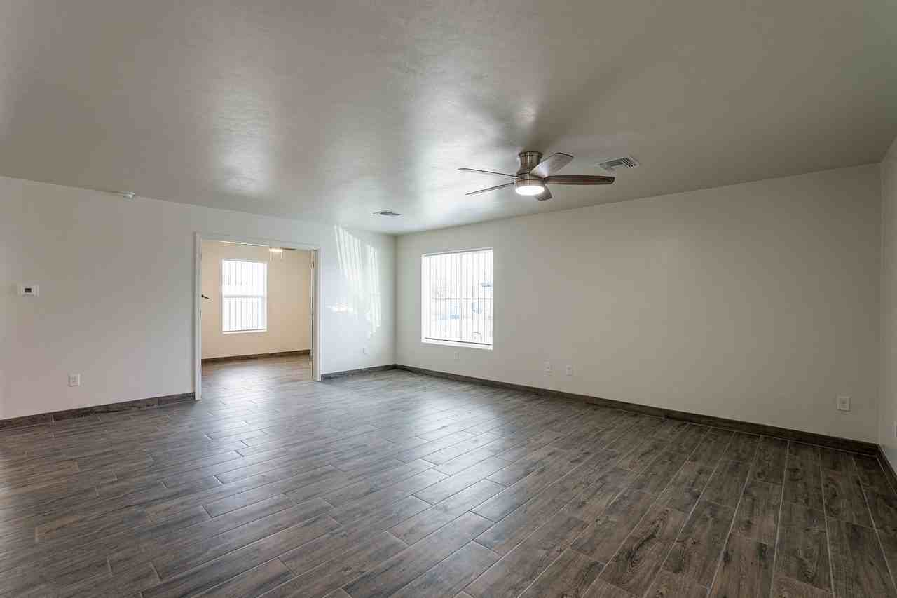 1716 E. 7th St. - Photo 4 of 31