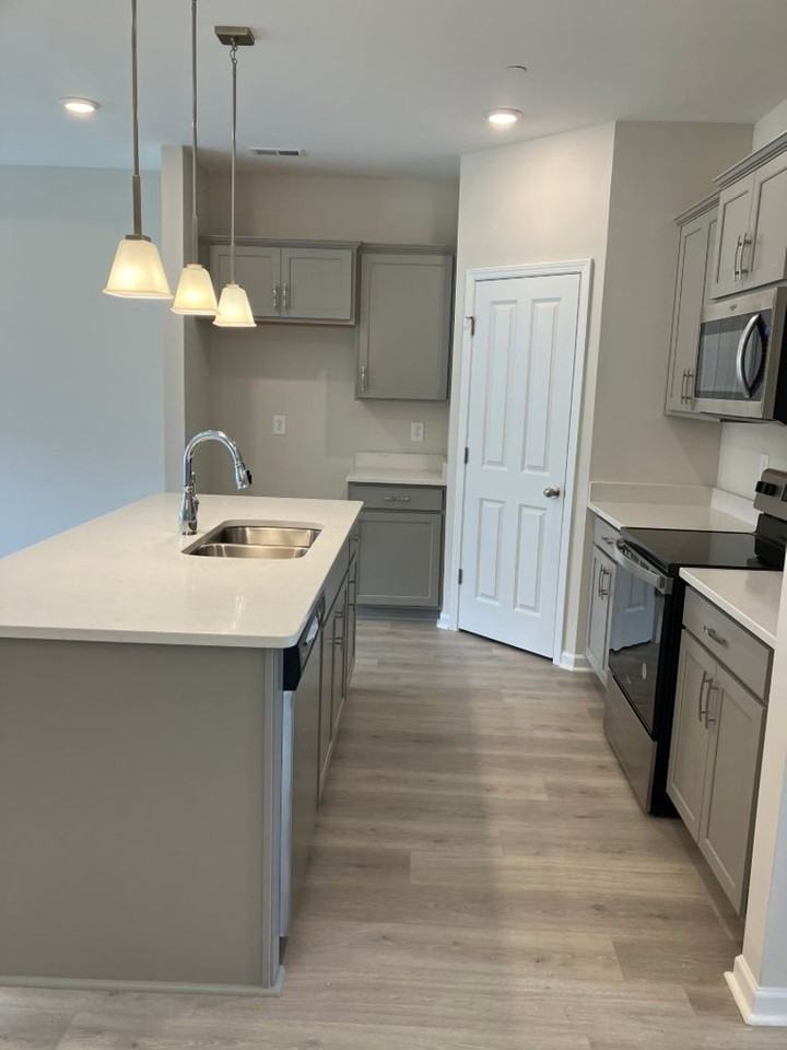 7702 Fernvale Springs Cir - Photo 4 of 18