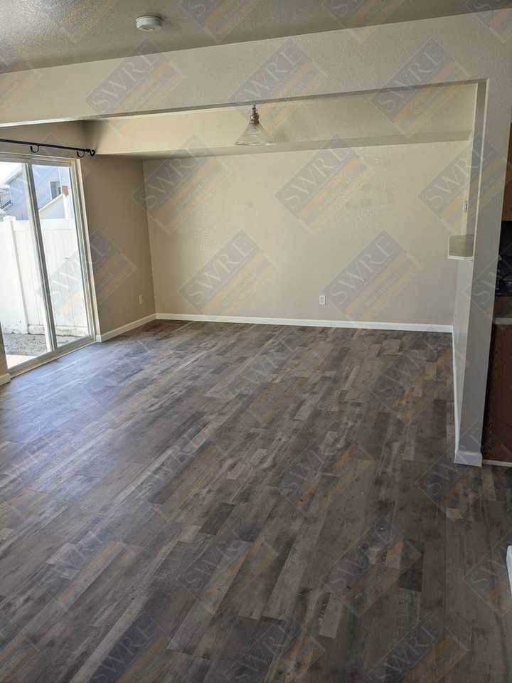 605 Rampart Dr - Photo 2 of 11