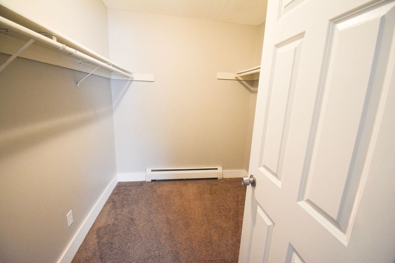 2120 Valleyhigh Dr Nw - Photo 6 of 9