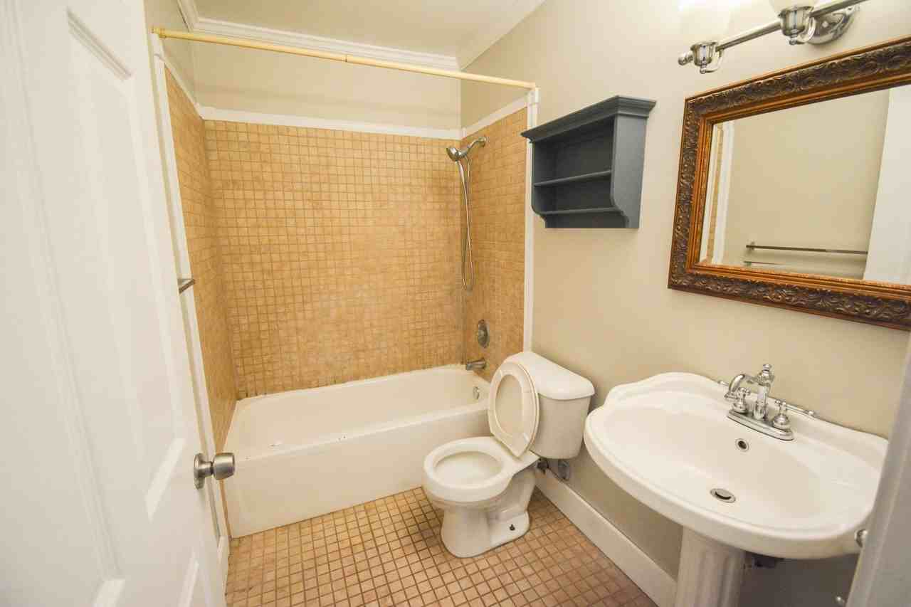 2120 Valleyhigh Dr Nw - Photo 7 of 9