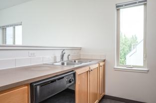 8719 Se Monterey Ave - Photo 1 of 1