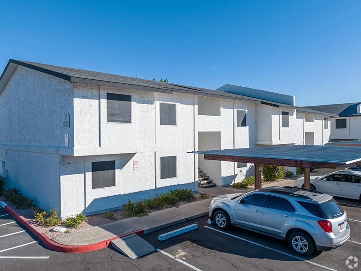 214 N Gilbert Rd - Photo 4 of 19