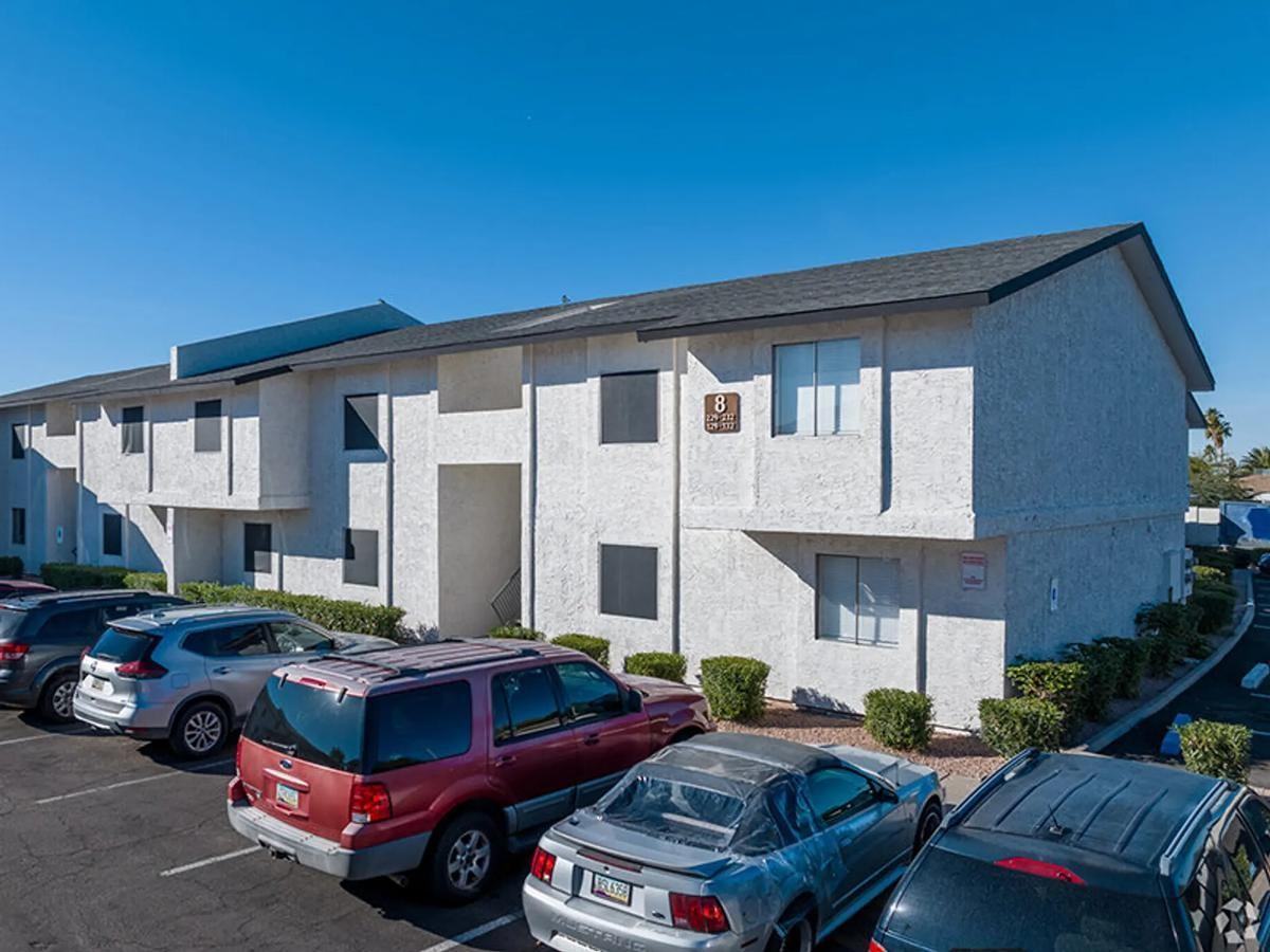 214 N Gilbert Rd - Photo 7 of 19