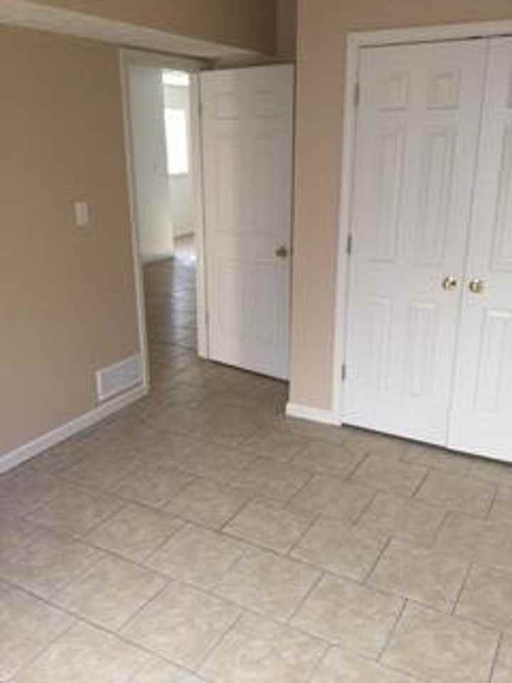 1201 N Woodburn Ave - Photo 6 of 7