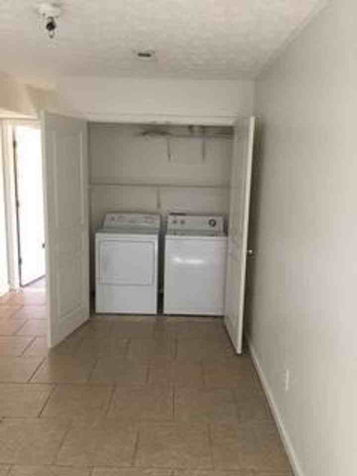 1201 N Woodburn Ave - Photo 7 of 7