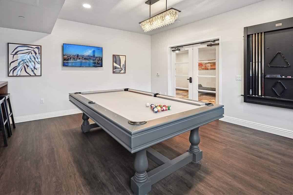 8585 La Mesa Blvd - Photo 2 of 41