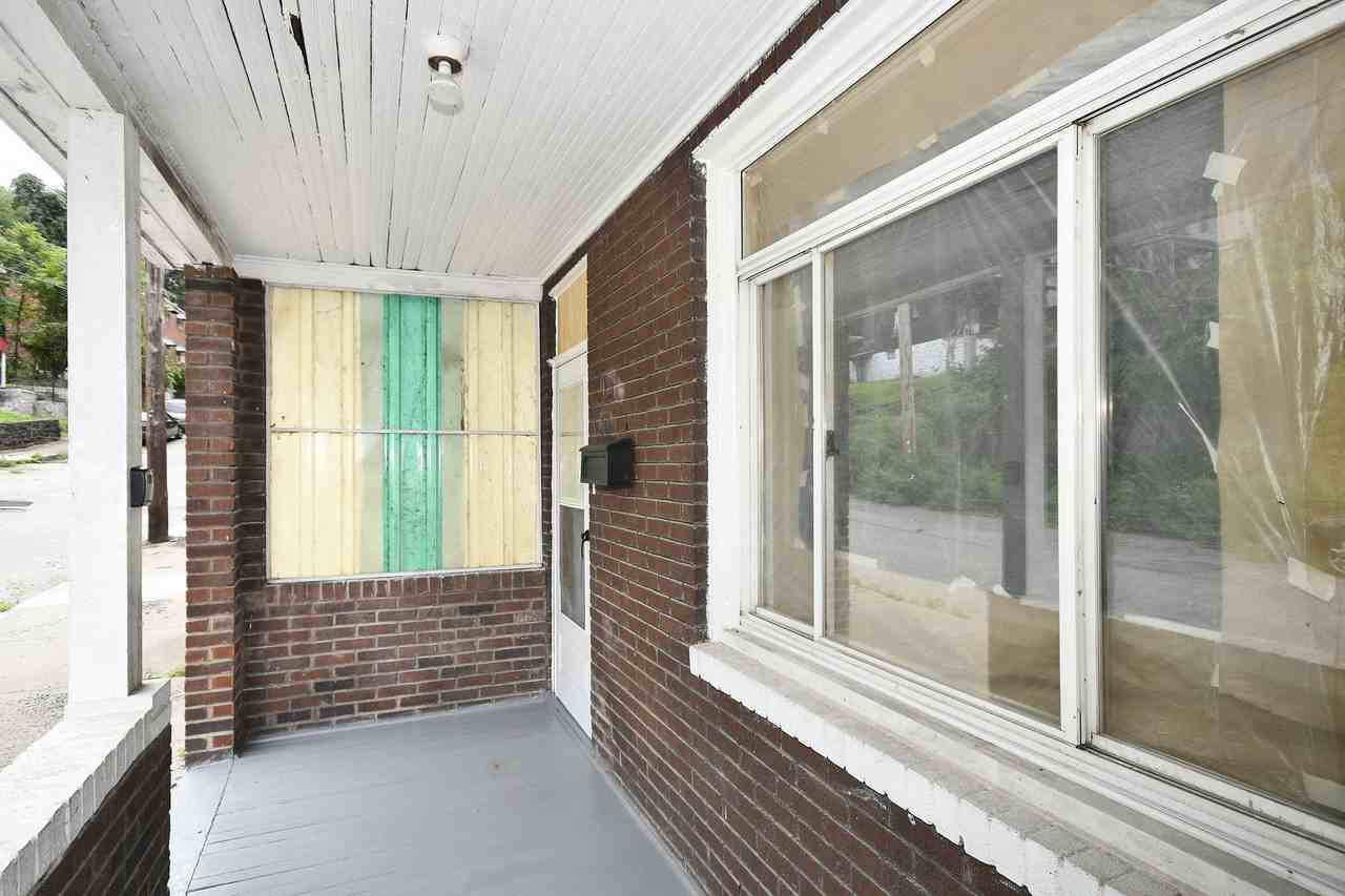 303 N Holland Ave - Photo 3 of 25