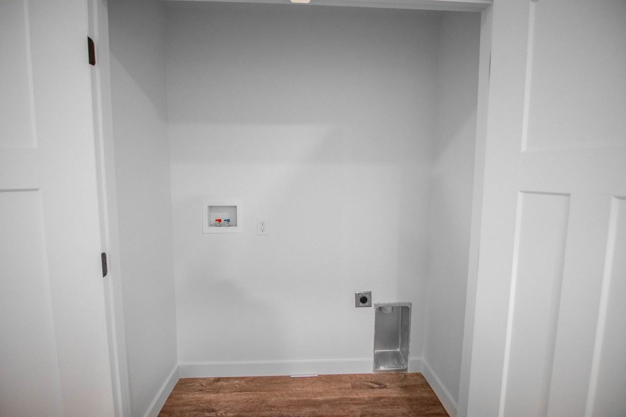 989 E Ella Ln - Photo 7 of 18