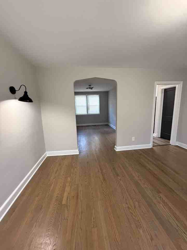 935 E 41st St - Photo 5 of 25