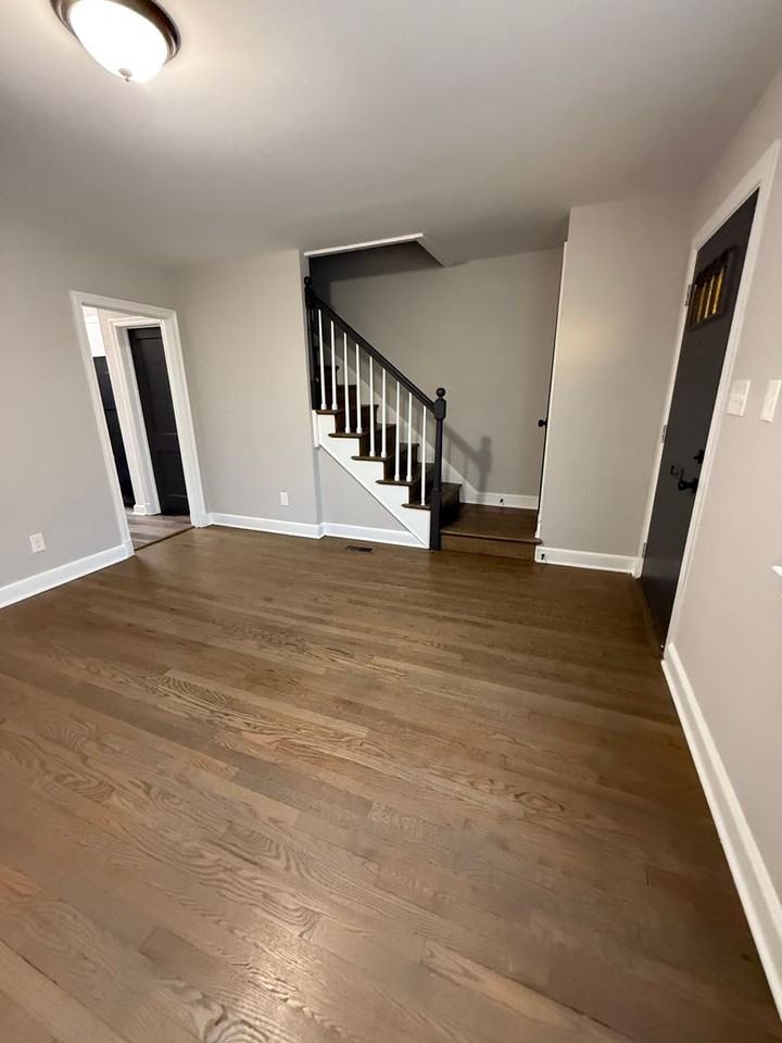 935 E 41st St - Photo 6 of 25