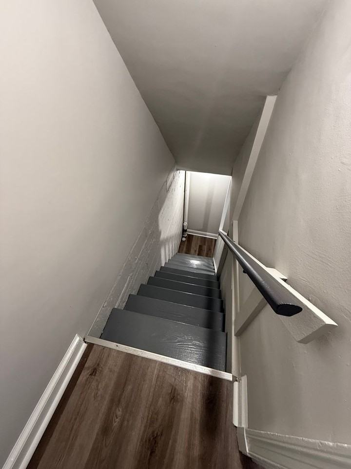 935 E 41st St - Photo 7 of 25