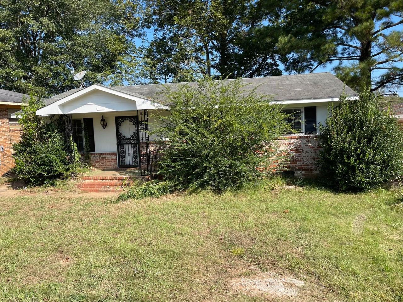 220 Vero Ct - Photo 2 of 10