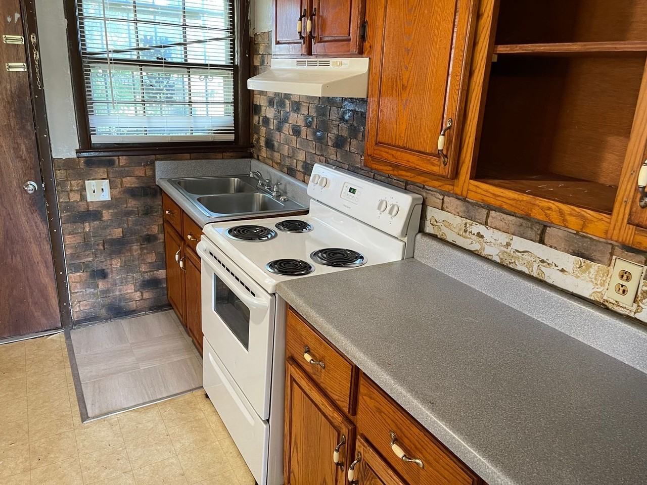 220 Vero Ct - Photo 4 of 10