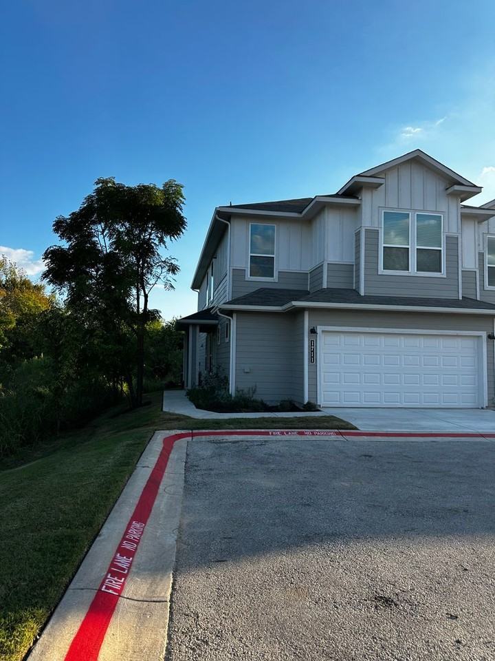 1711 Tun Tavern Trl - Photo 2 of 49