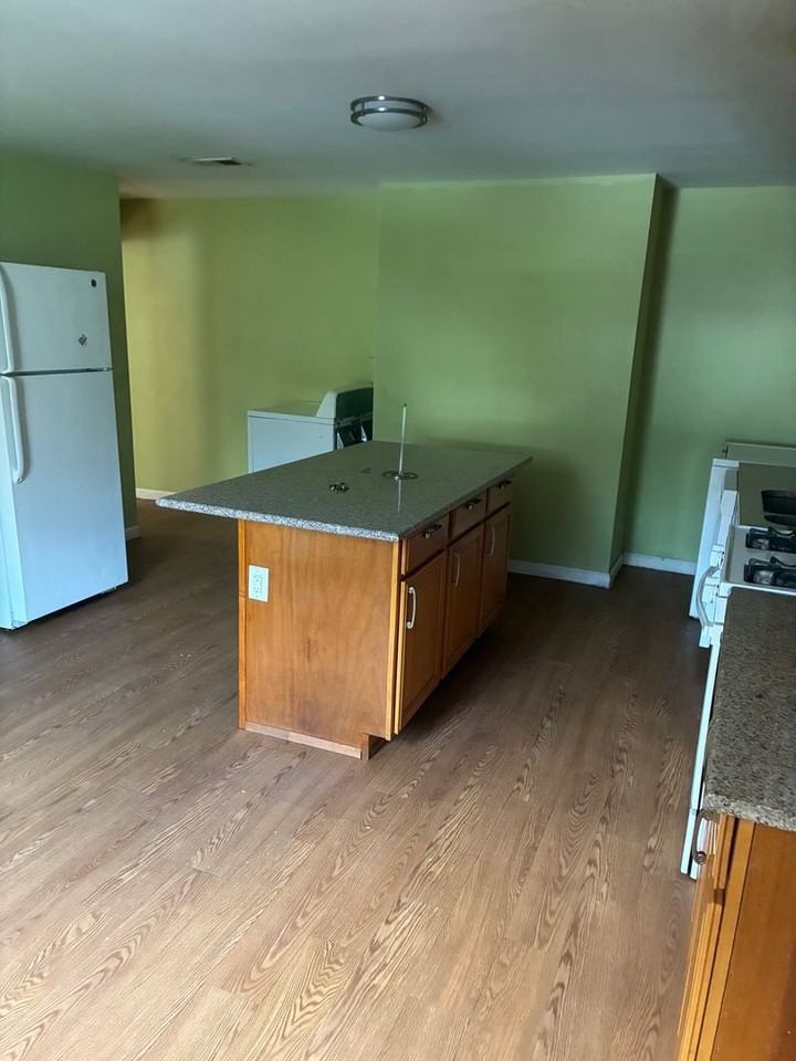 53 Bates St - Photo 2 of 10