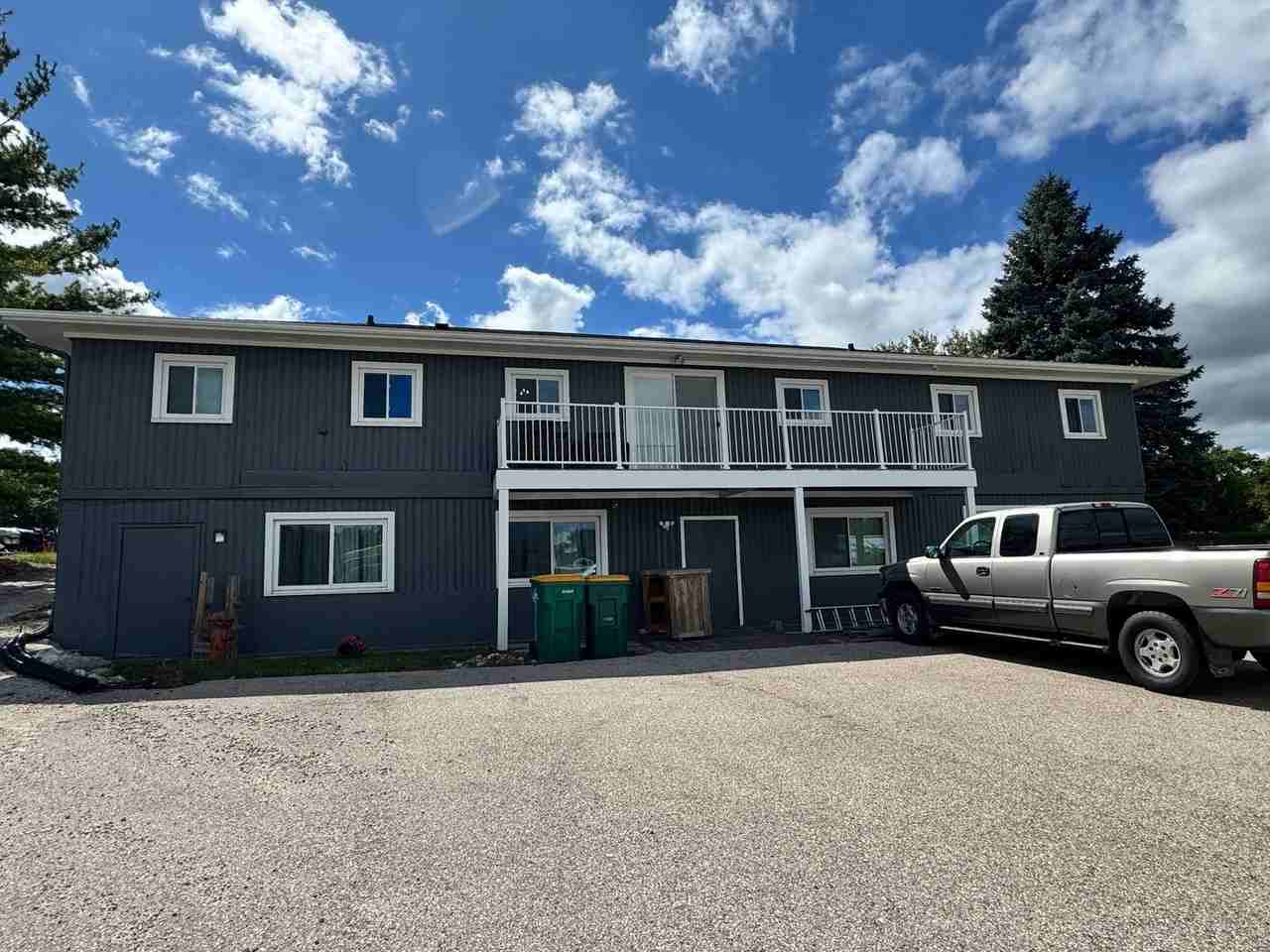 W210N11785 Hilltop Dr - Photo 2 of 27