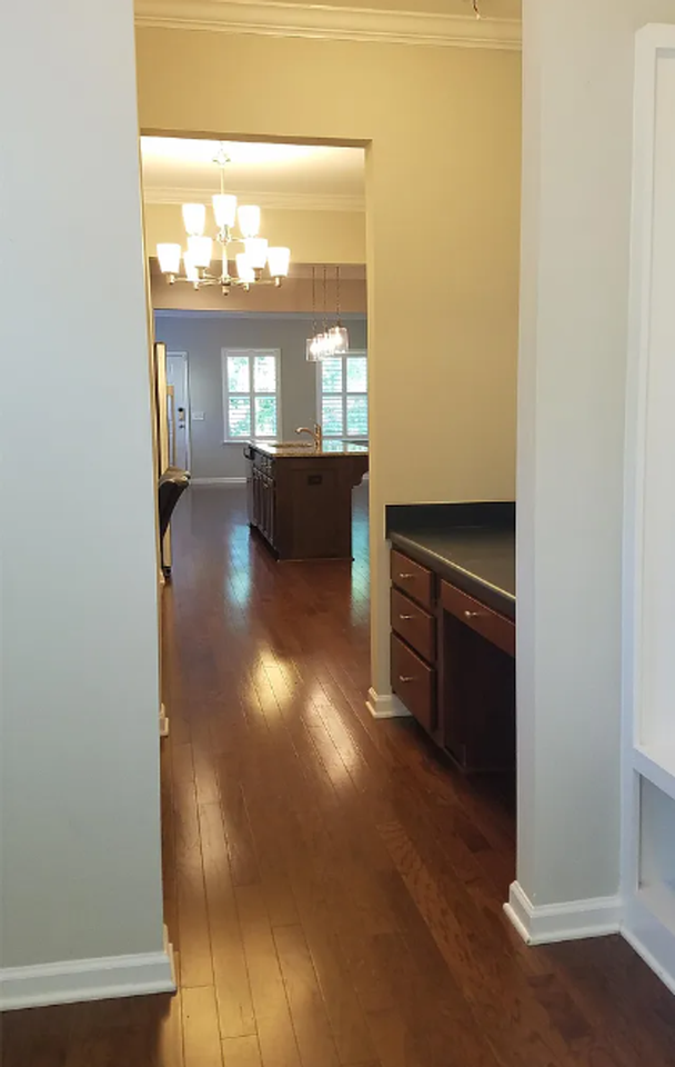 215 Bennett Ln - Photo 2 of 10