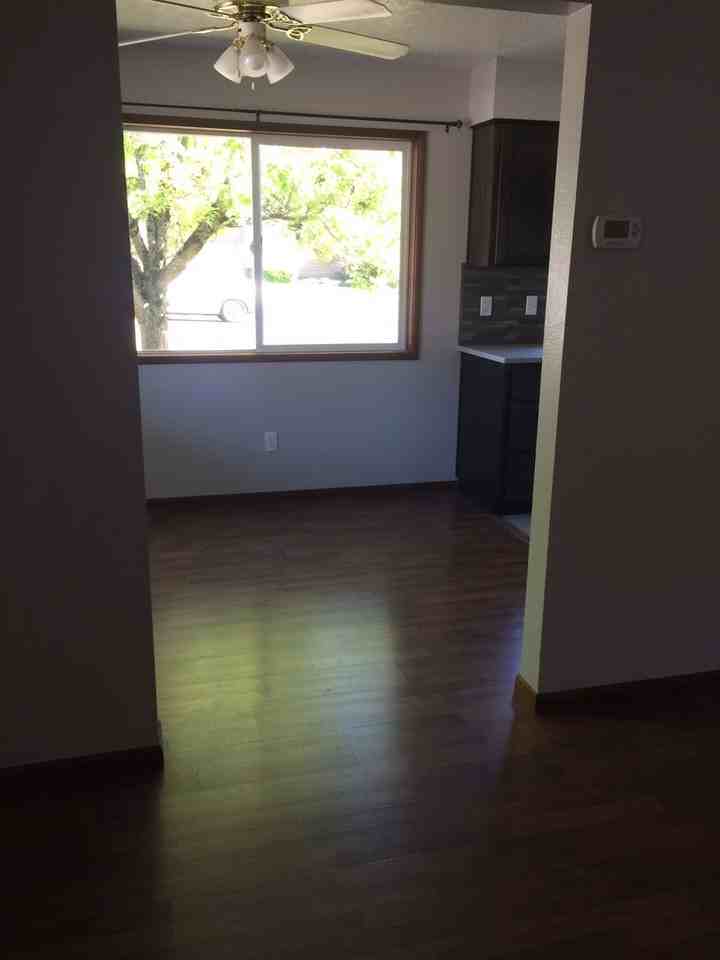 615 E 22nd St - Photo 4 of 12