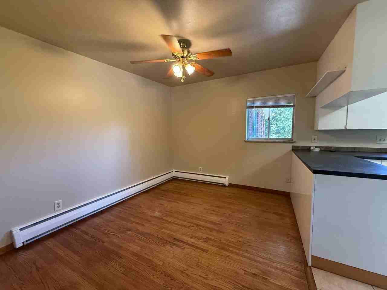 5396 S Lakeview St - Photo 4 of 30