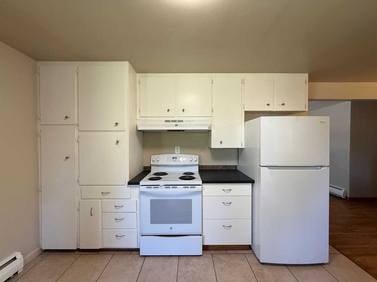 5396 S Lakeview St - Photo 7 of 30