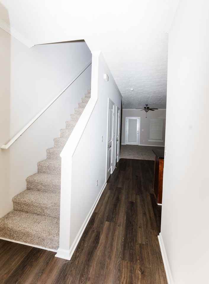 201 Adderman Dr - Photo 2 of 34