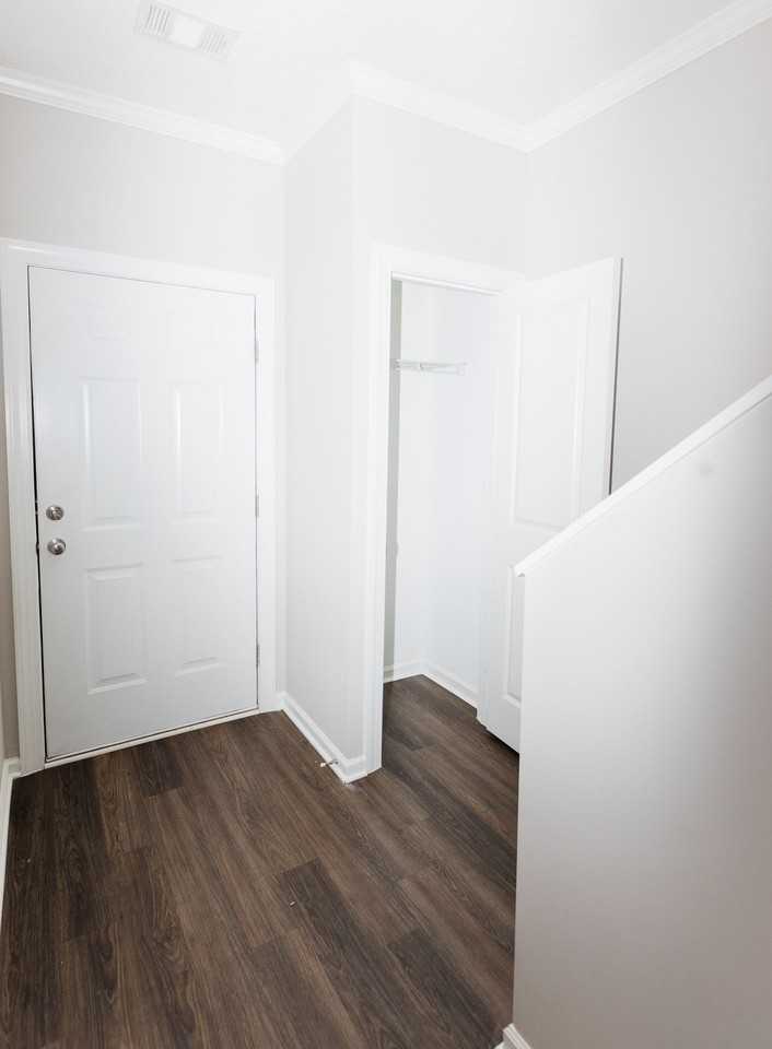 201 Adderman Dr - Photo 3 of 34