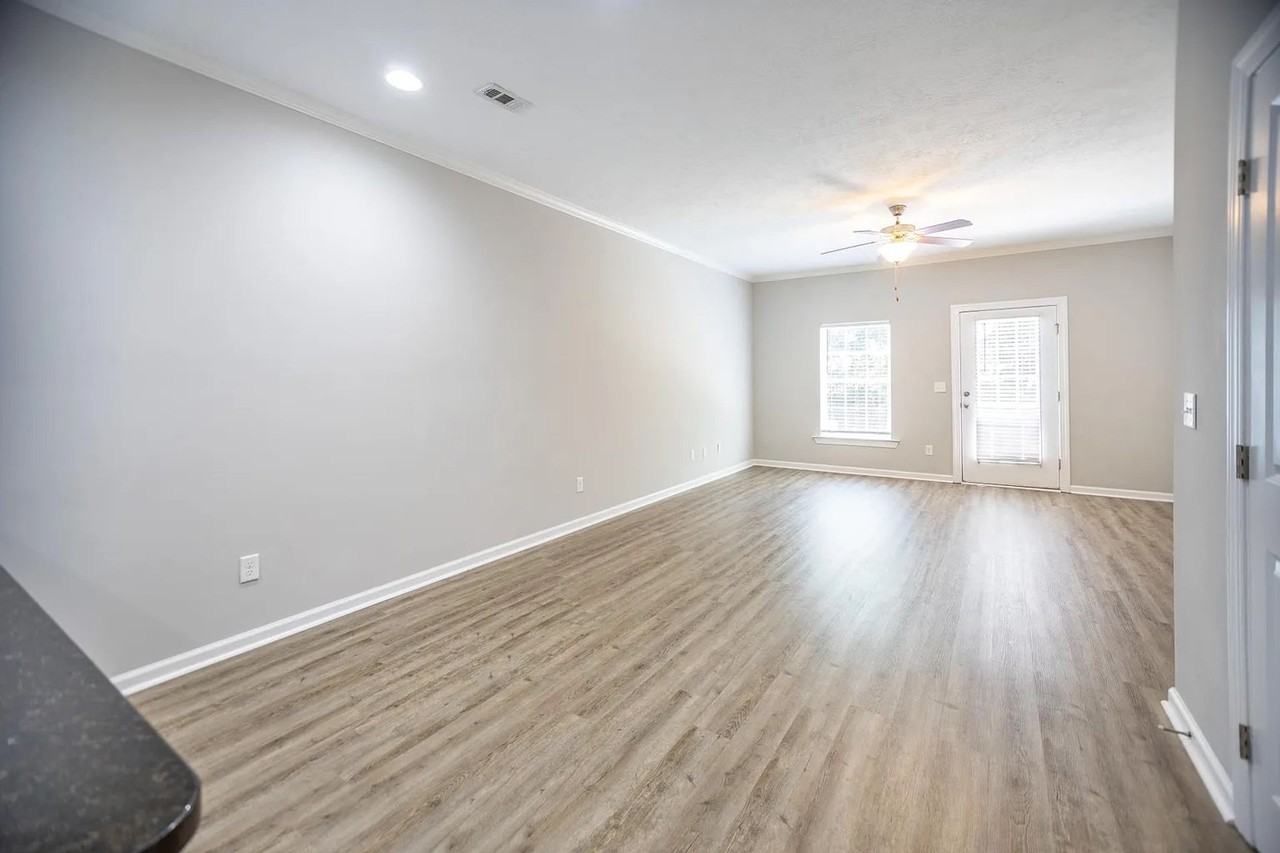 121 Point Pl - Photo 4 of 29