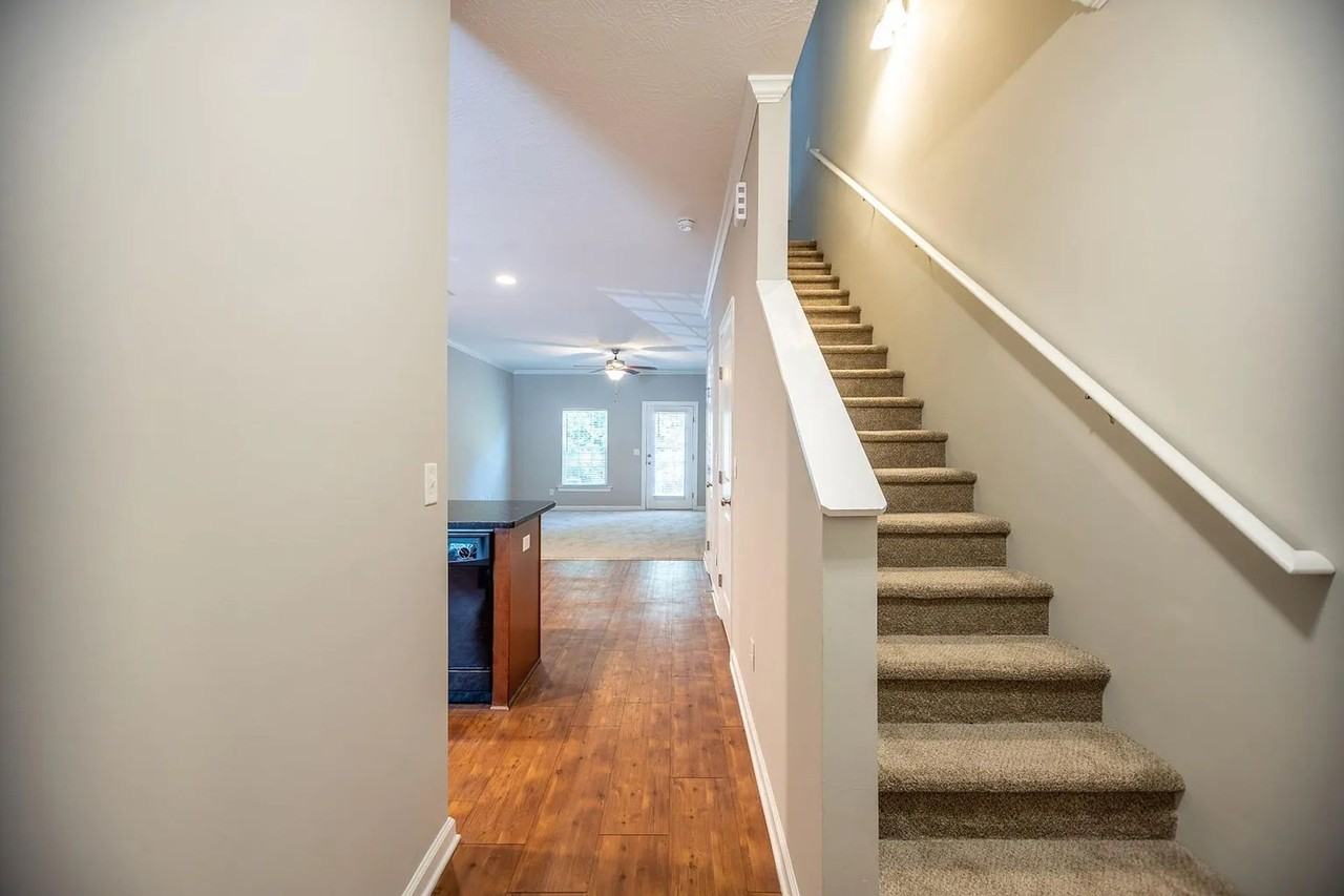 121 Point Pl - Photo 6 of 29