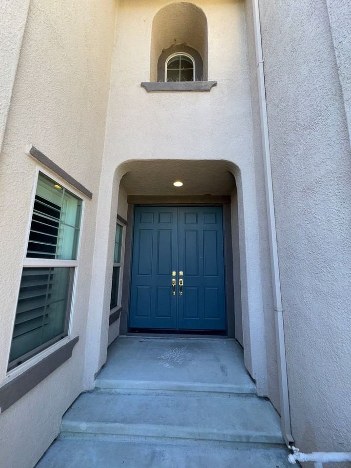 10364 Via Cinta Ct - Photo 2 of 43
